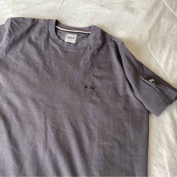 Hugo Boss dark grey tshirt - Picture 2 of 3